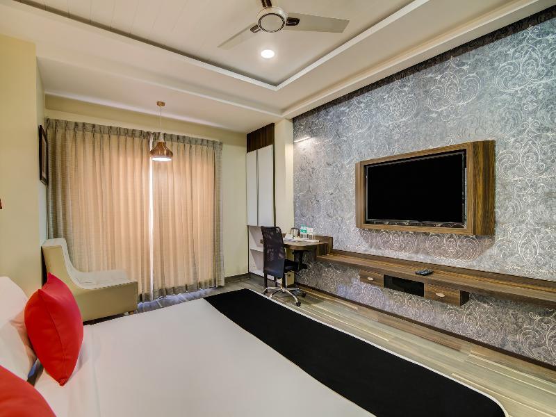 Capital O 18788 Phoenix Hotel & Resort Бангалор Экстерьер фото
