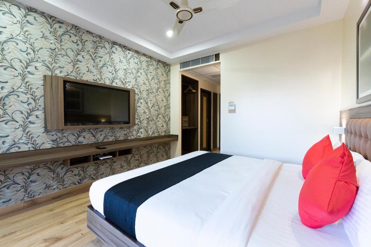 Capital O 18788 Phoenix Hotel & Resort Бангалор Экстерьер фото