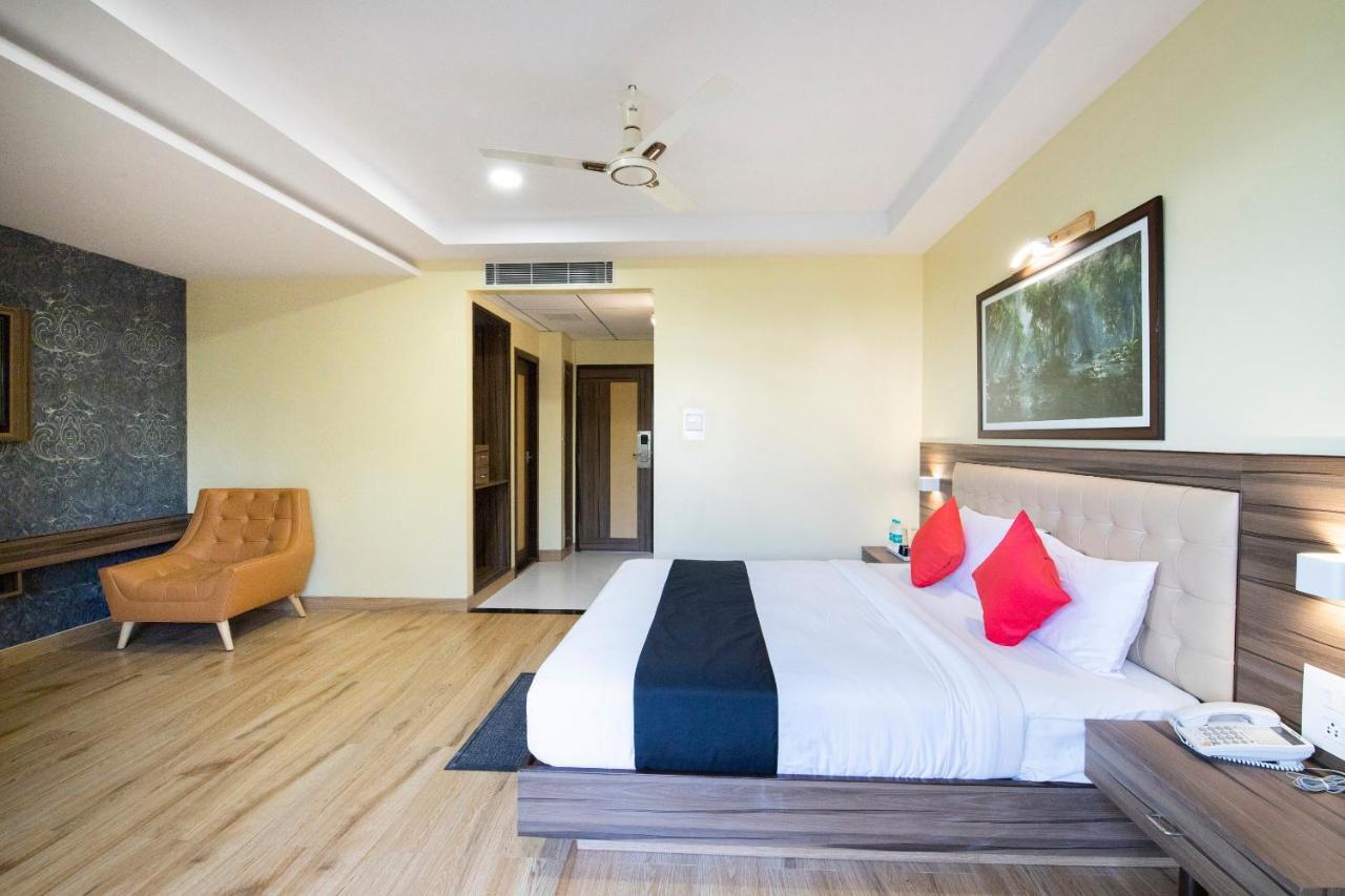 Capital O 18788 Phoenix Hotel & Resort Бангалор Экстерьер фото